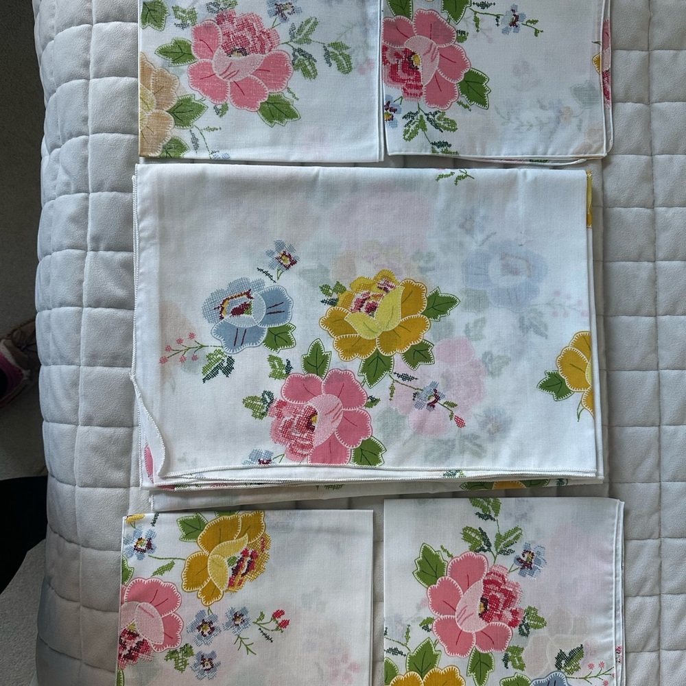 Colorful Floral Table Linens